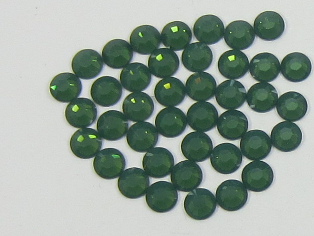 18 pcs. 30ss PALACE GREEN OPAL FLATBACK European Rhinestones